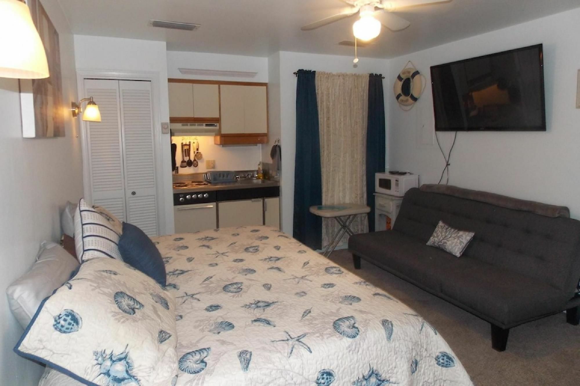 Apartment 1302c St Thomas Square Panama City Beach
